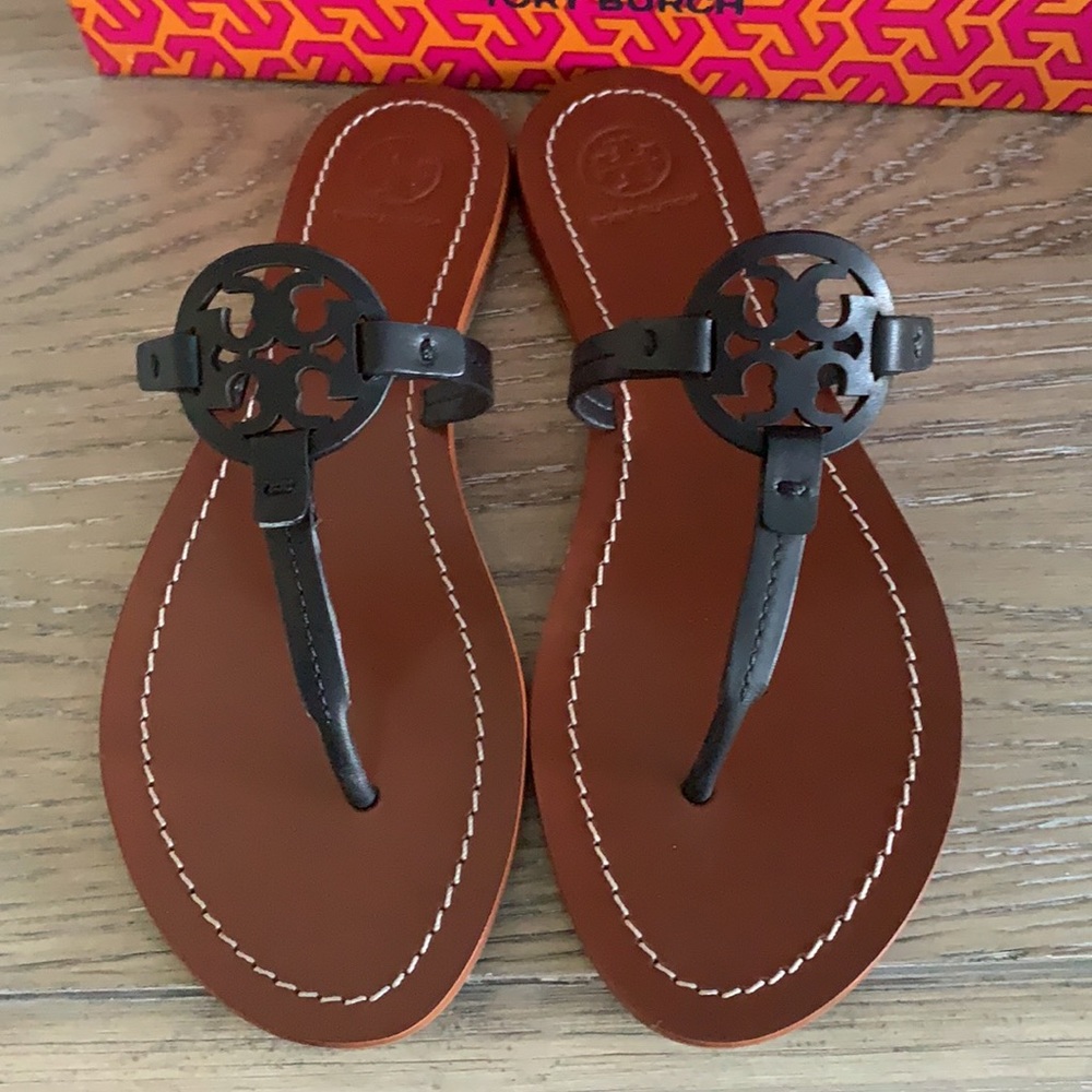 TORY BURCH GABRIEL THONG FLATS NWT - Picture 2 of 3